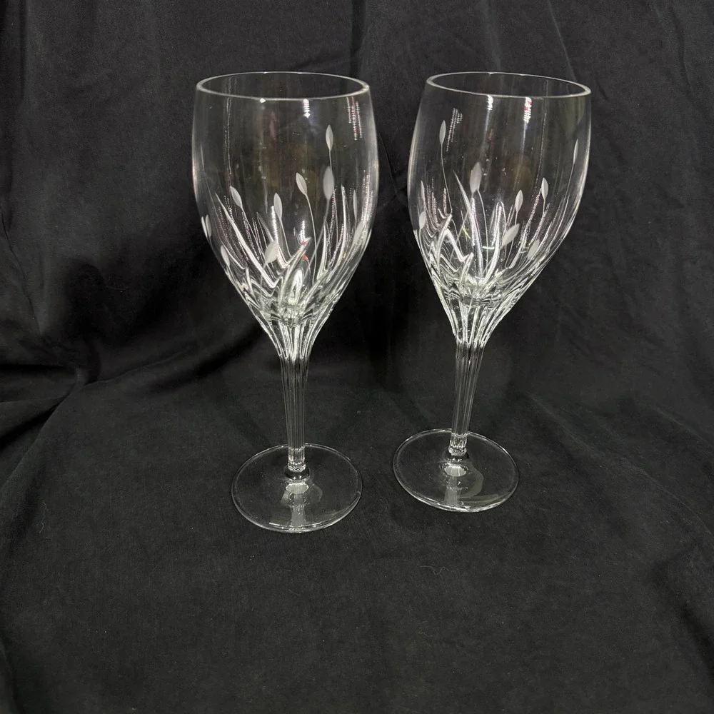 Mikasa Petals Crystal Wine Glasses Set of 2 Etched Floral Ribbed Stem 8.75 in
